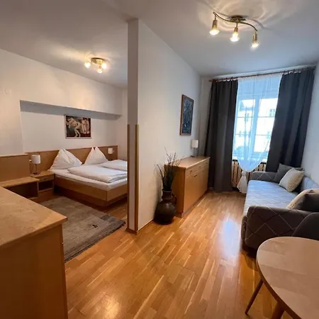 Hotel Kohlmayr Bed and Breakfast