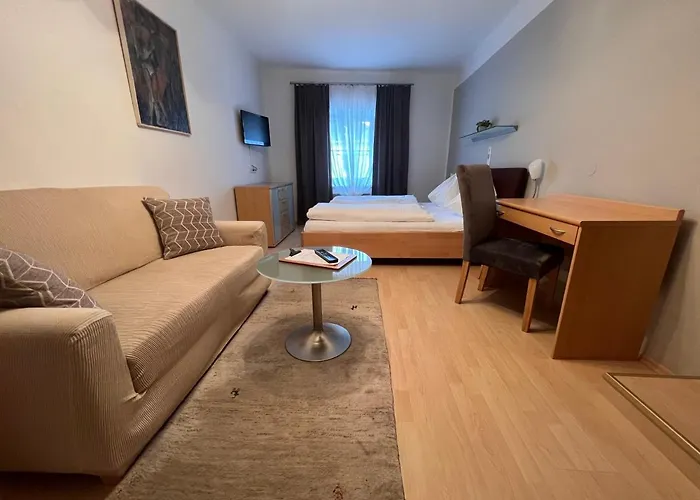 Hotel Kohlmayr Bed & Breakfast 3*