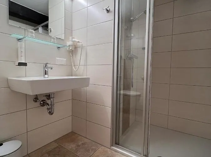 Hotel Kohlmayr Bed & Breakfast 3*